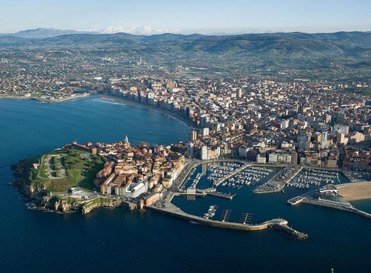 Apto. Vista Playa Poniente Gijón Eksteriør bilde
