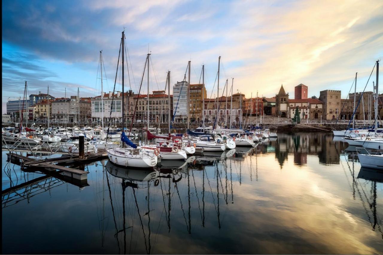 Apto. Vista Playa Poniente Gijón Eksteriør bilde